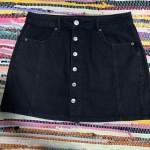 Black American Eagle skirt size 12